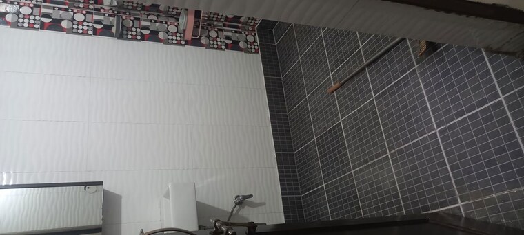 Bathroom, ip extension 2 Bedroom 950 Sq.Ft. Apartment In Ip Extension Delhi 10415659