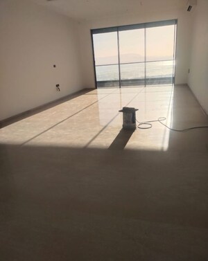 Room in 4 BHK Apartment at UNI Palm Residency, Nerul – for Rent