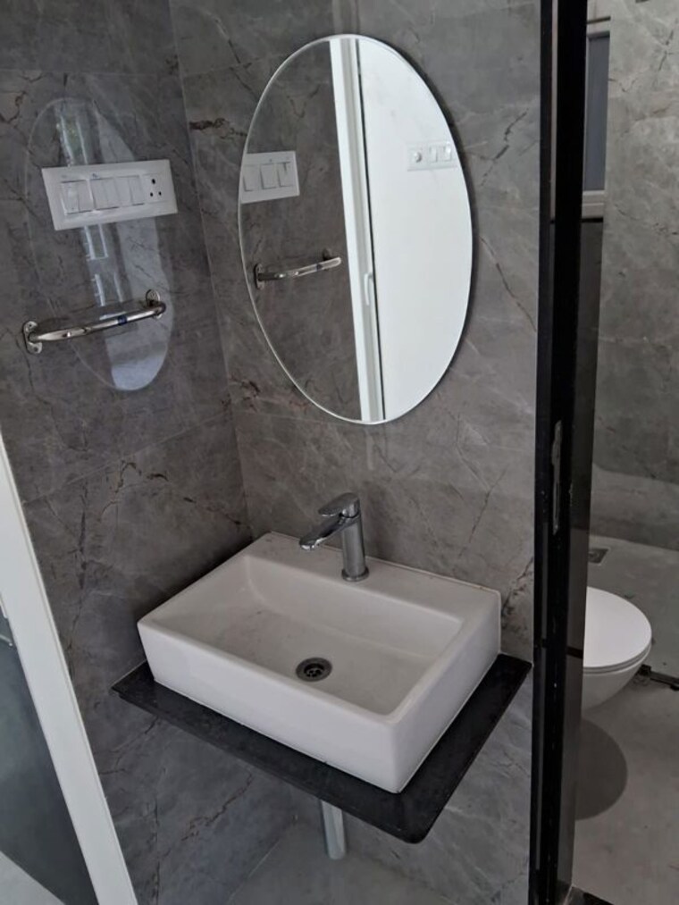 Bathroom, deccan gymkhana 2 Bedroom 1000 Sq.Ft. Apartment In Deccan Gymkhana Pune 10415694