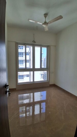 Room in 3 BHK Apartment at Upper East 97, Malad East – for Rent