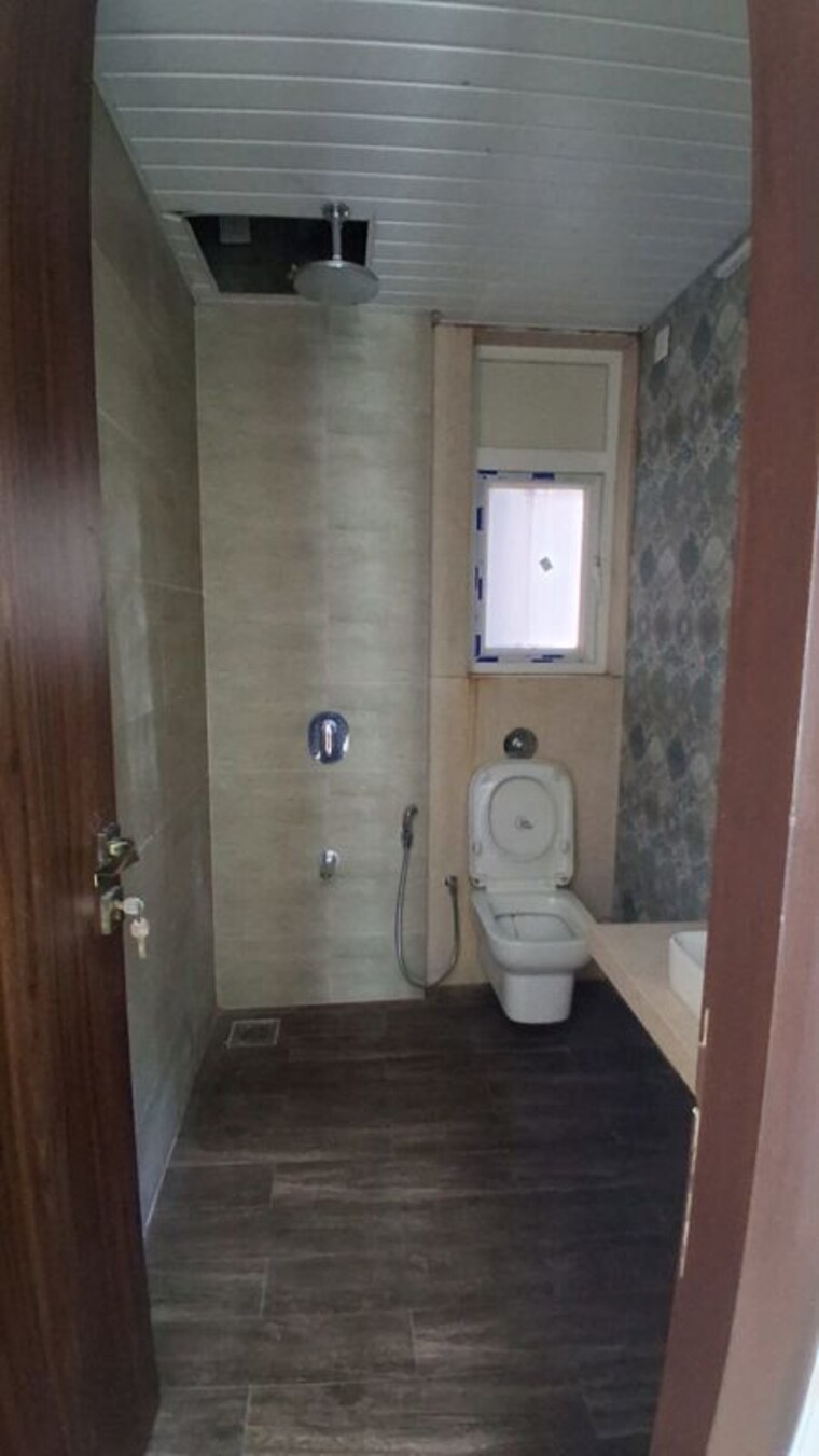 Bathroom, upper-east-97 3 Bedroom 980 Sq.Ft. Apartment In Malad East Mumbai 10415712