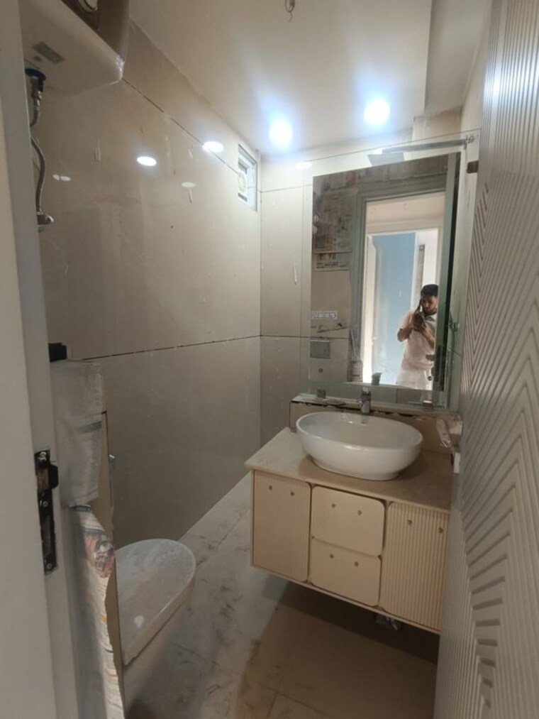 Bathroom, janakpuri 4 Bedroom 2900 Sq.Ft. Builder Floor In Janakpuri Delhi 10415751