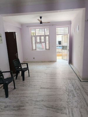 Room in 3 BHK Builder Floor at Ardee City, Sector 52 – for Rent