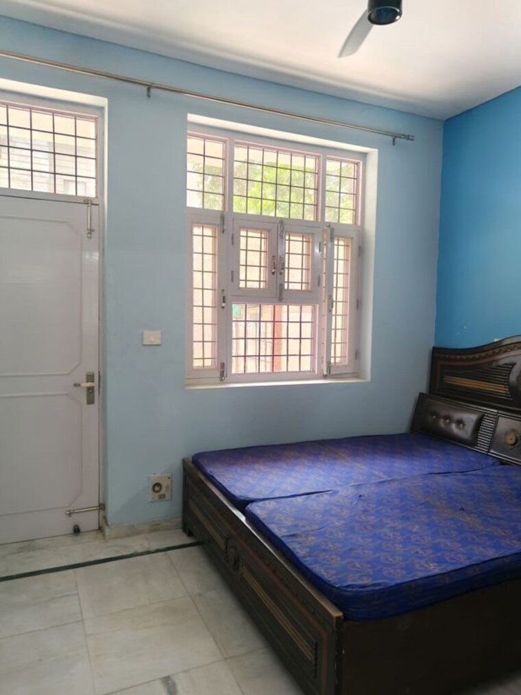 Room, ardee-city 3 Bedroom 240 Sq.Yd. Builder Floor In Sector 52 Gurgaon 10415758