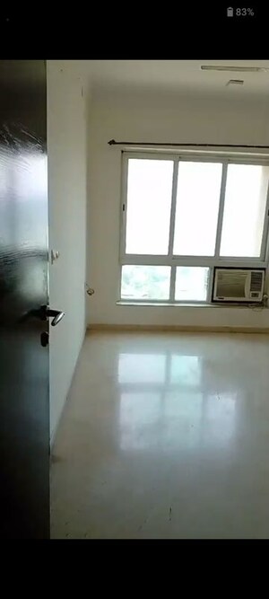 Room in 4 BHK Apartment at Hiranandani Meadows, Manpada – for Rent