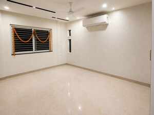 Room in 3 BHK Apartment at Bricks Skywoods, Tellapur – for Rent