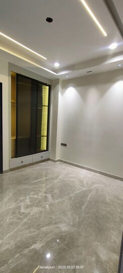 3 BHK Builder Floor For Sale in Janakpuri