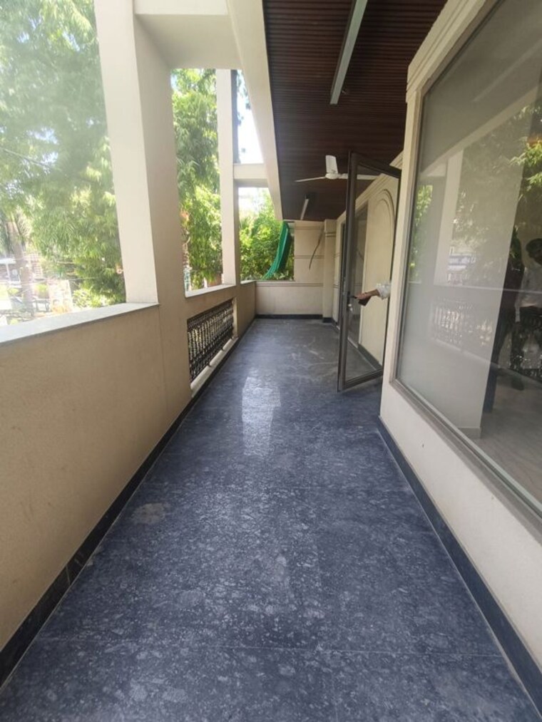 Balcony, janakpuri 4 Bedroom 1300 Sq.Ft. Apartment In Janakpuri Delhi 10415932