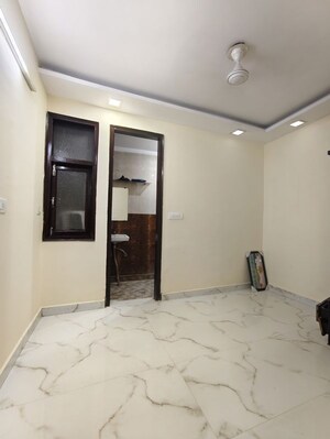 Room in 1 BHK Builder Floor at Govindpuri – for Rent