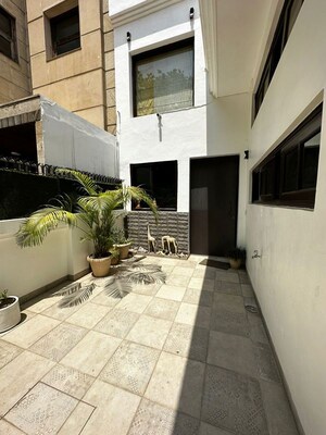Balcony in 4 BHK Builder Floor at Dlf Phase I – for Rent