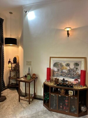 Living Room in 4 BHK Builder Floor at Dlf Phase I – for Rent