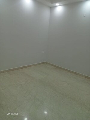 Room in 5 BHK Villa at Defence Colony – for Rent