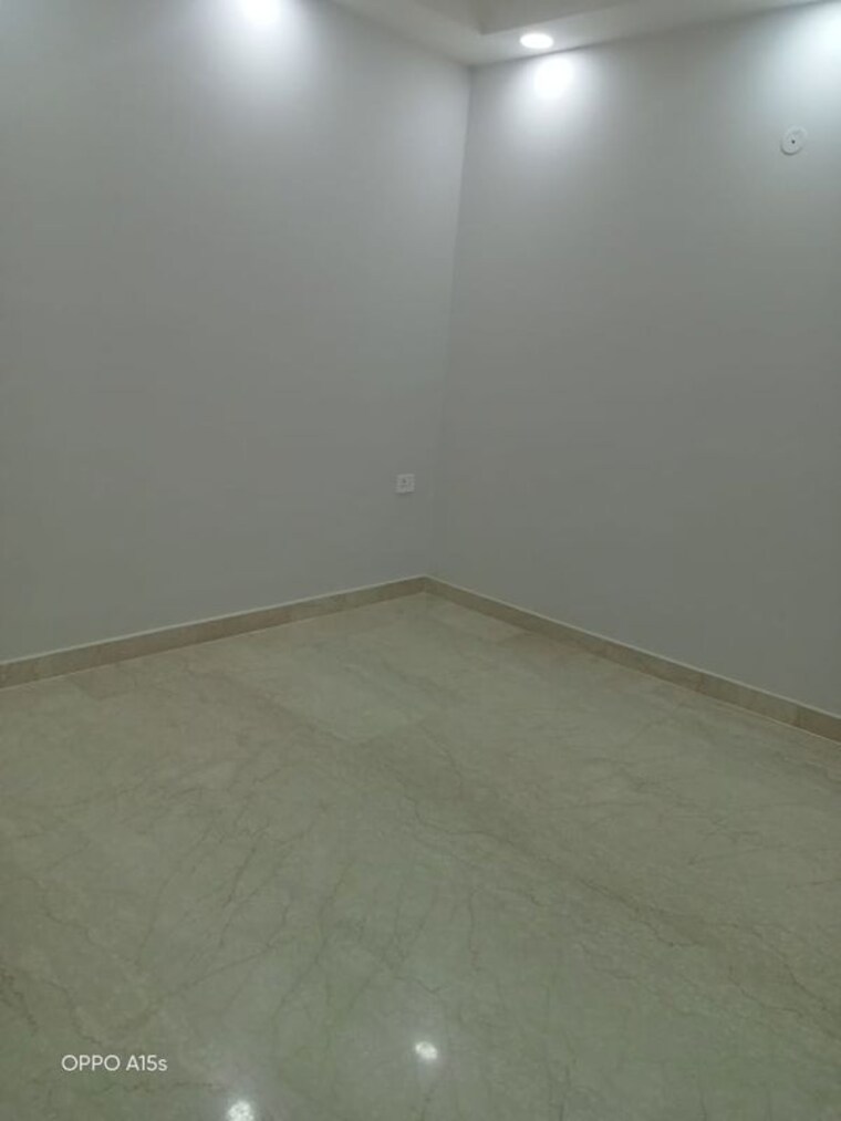 Room, defence colony 5 Bedroom 325 Sq.Yd. Villa In Defence Colony Delhi 10415969
