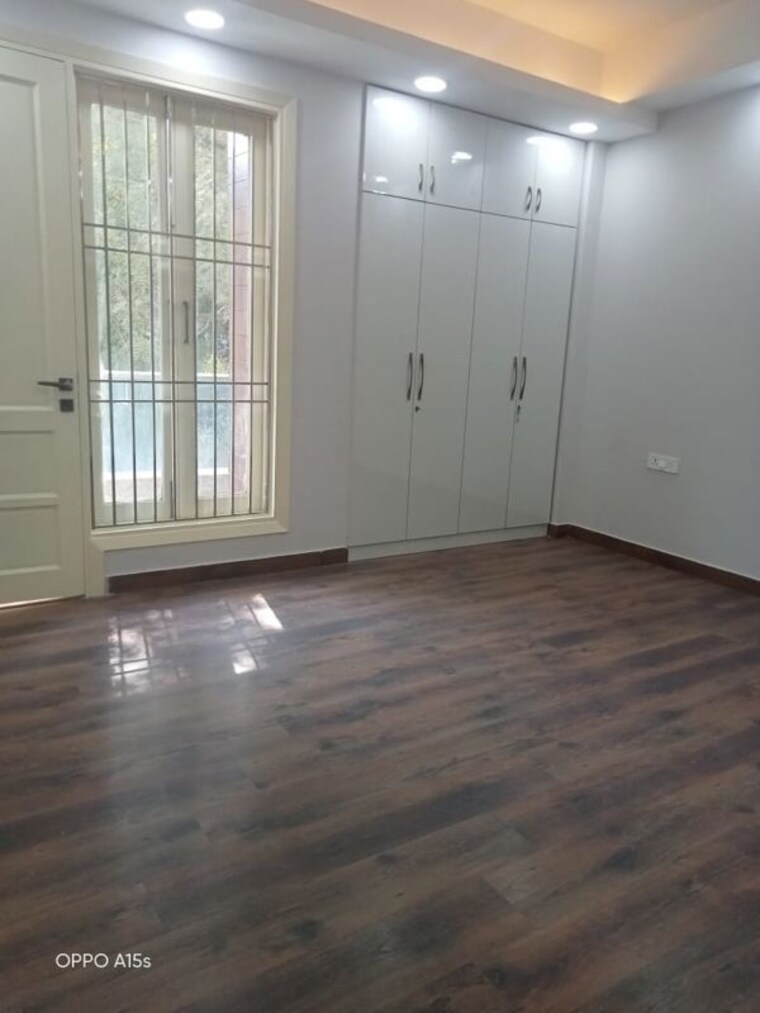 Room, defence colony 5 Bedroom 325 Sq.Yd. Villa In Defence Colony Delhi 10415969