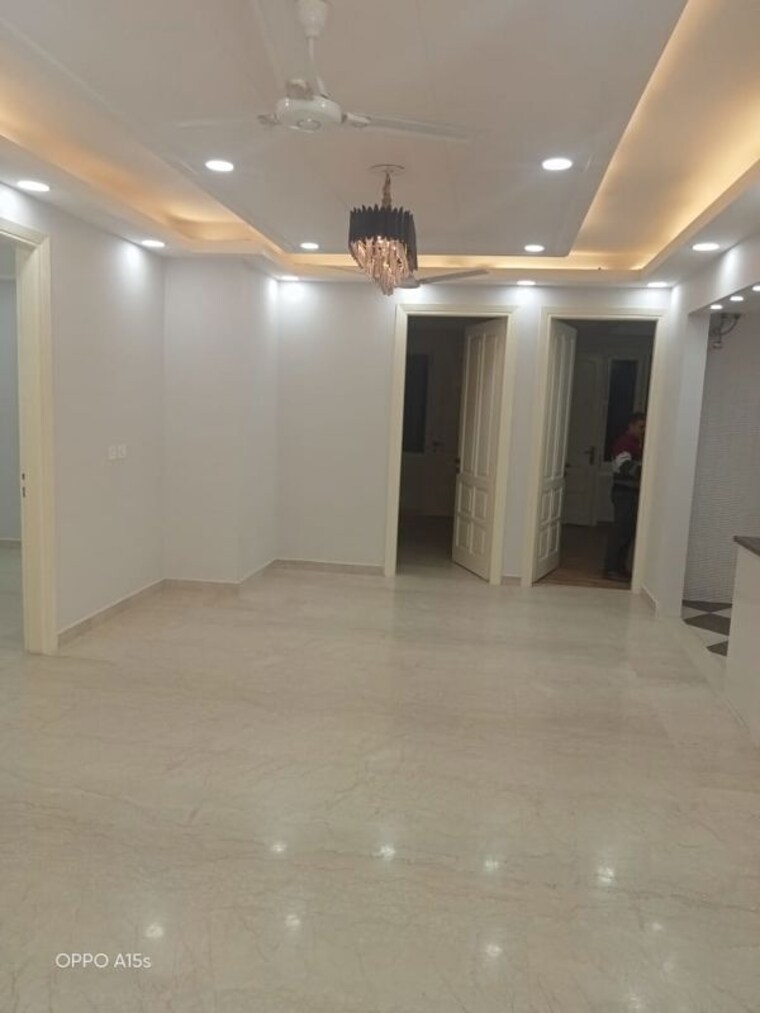 Room, defence colony 5 Bedroom 325 Sq.Yd. Villa In Defence Colony Delhi 10415969