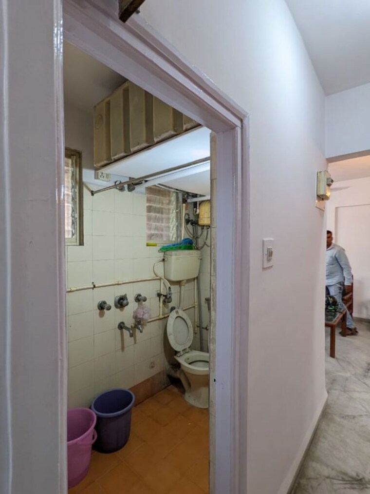 Bathroom, sunrise-apartment-mahim 2 Bedroom 700 Sq.Ft. Apartment In Mahim Mumbai 10416010