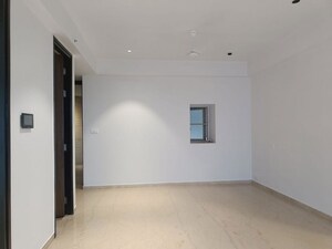 Room in 5 BHK Apartment at Lodha Kiara, Worli – for Sale