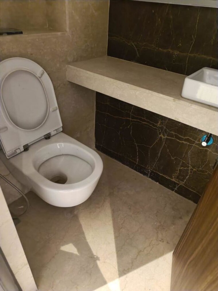Bathroom, lodha-kiara 5 Bedroom 2340 Sq.Ft. Apartment In Worli Mumbai 10416008