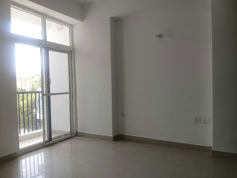 Room, amrapali-platinum 2 Bedroom 1000 Sq.Ft. Apartment In Sector 119 Noida 10415926