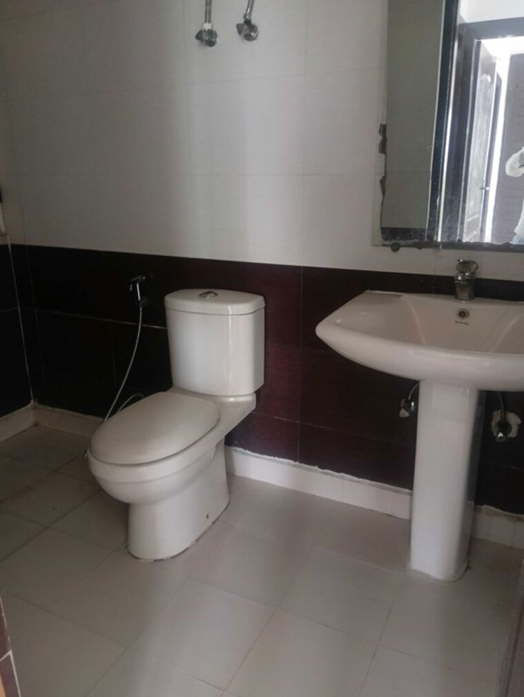 Attached Bathroom, amrapali-platinum 2 Bedroom 1000 Sq.Ft. Apartment In Sector 119 Noida 10415926