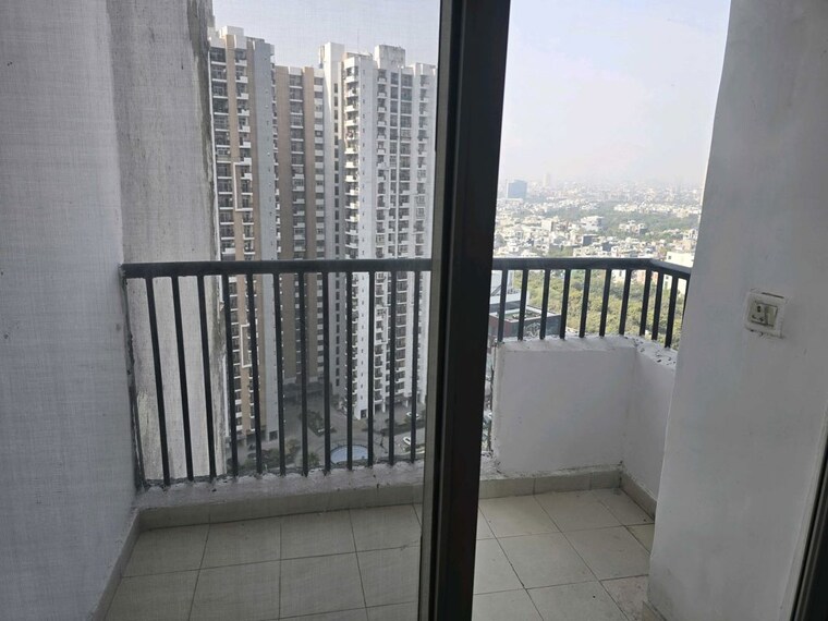 Balcony, amrapali-platinum 3 Bedroom 1325 Sq.Ft. Apartment In Sector 119 Noida 10416100