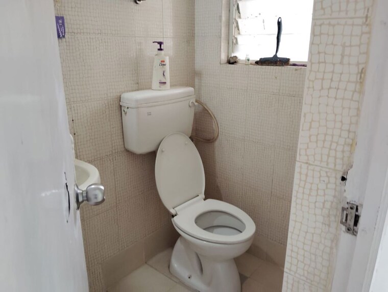 Bathroom, aditya-shagun 3 Bedroom 1500 Sq.Ft. Apartment In Bavdhan Pune 10416136