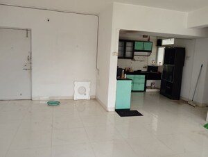 Room in 3 BHK Apartment at Aditya Shagun, Bavdhan – for Rent
