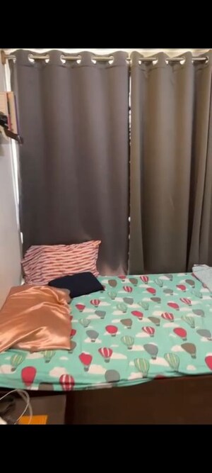 Bedroom in 2 BHK Apartment at Mahim – for Rent