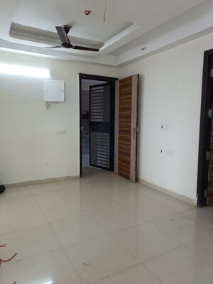 Room in 3 BHK Apartment at Samridhi Luxuriya Avenue, Sector 150 – for Rent