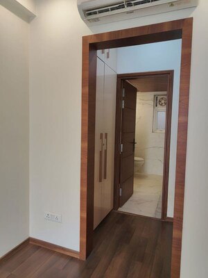 Room in 3.5 BHK Builder Floor at Sushant Lok I – for Rent
