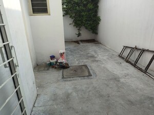 Parking in 2 BHK Villa at Maulviganj – for Rent