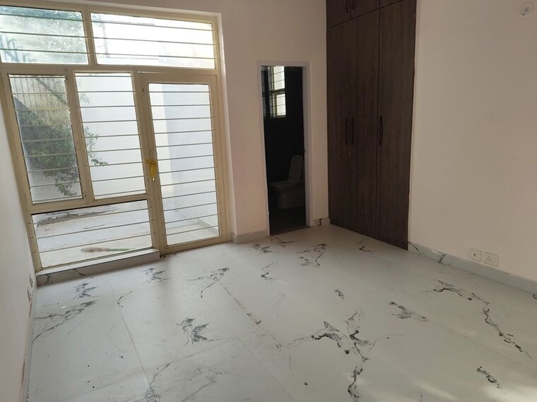 Room, maulviganj 2 Bedroom 1800 Sq.Ft. Villa In Maulviganj Lucknow 10416217
