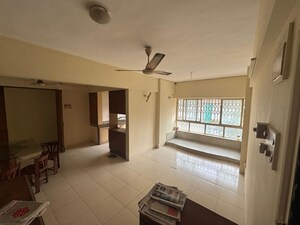 Bedroom in 2 BHK Apartment at Mahim West – for Rent