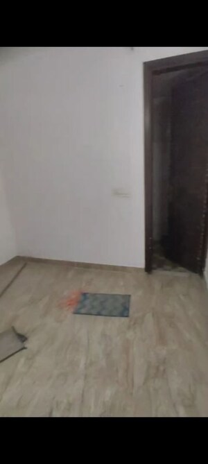Room in 2 BHK Builder Floor at Mehrauli – for Rent