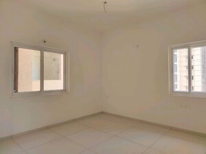 Room in 3 BHK Apartment at Aurobindo The Regent, Kondapur – for Sale