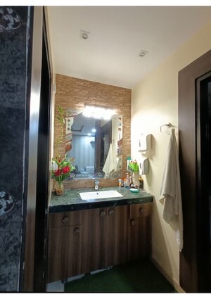Furnished Amenities in 4 BHK Apartment at Dilshad Colony – for Sale