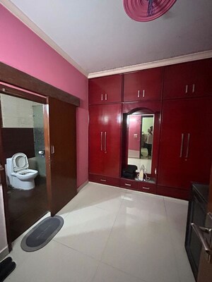 Room in 3 BHK Villa at Sector 23 – for Rent