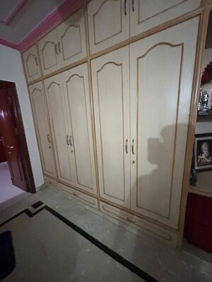 Building Lobby in 3 BHK Villa at Sector 23 – for Rent