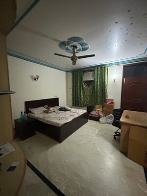 Team Area in 3 BHK Villa at Sector 23 – for Rent