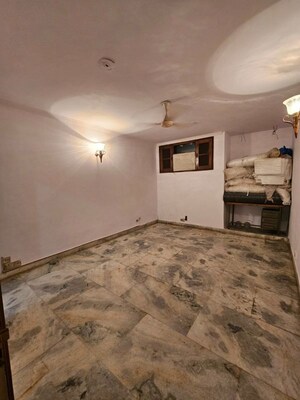 1 RK Builder Floor For Rent in Lajpat Nagar ii