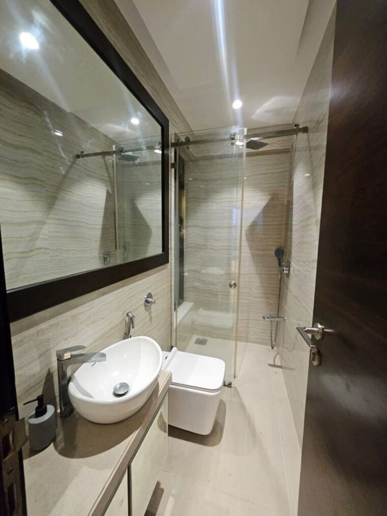 Bathroom, seven-bungalow 2 Bedroom 8000 Sq.Ft. Apartment In Andheri West Mumbai 10416246