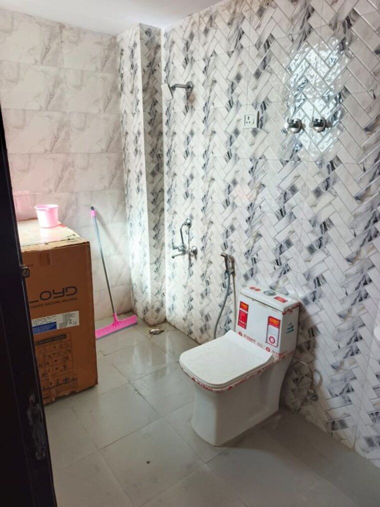 Bathroom, saket 1 Bedroom 450 Sq.Ft. Builder Floor In Saket Delhi 10416347