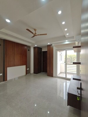 Room in 3 BHK Builder Floor at Sector 23 – for Rent