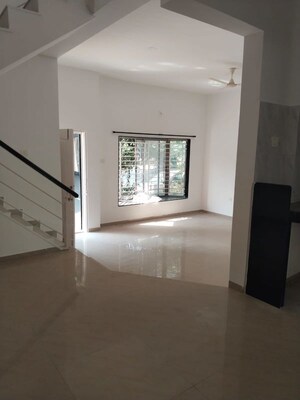 Room in 2 BHK Apartment at Om The Hillside, Bavdhan – for Rent