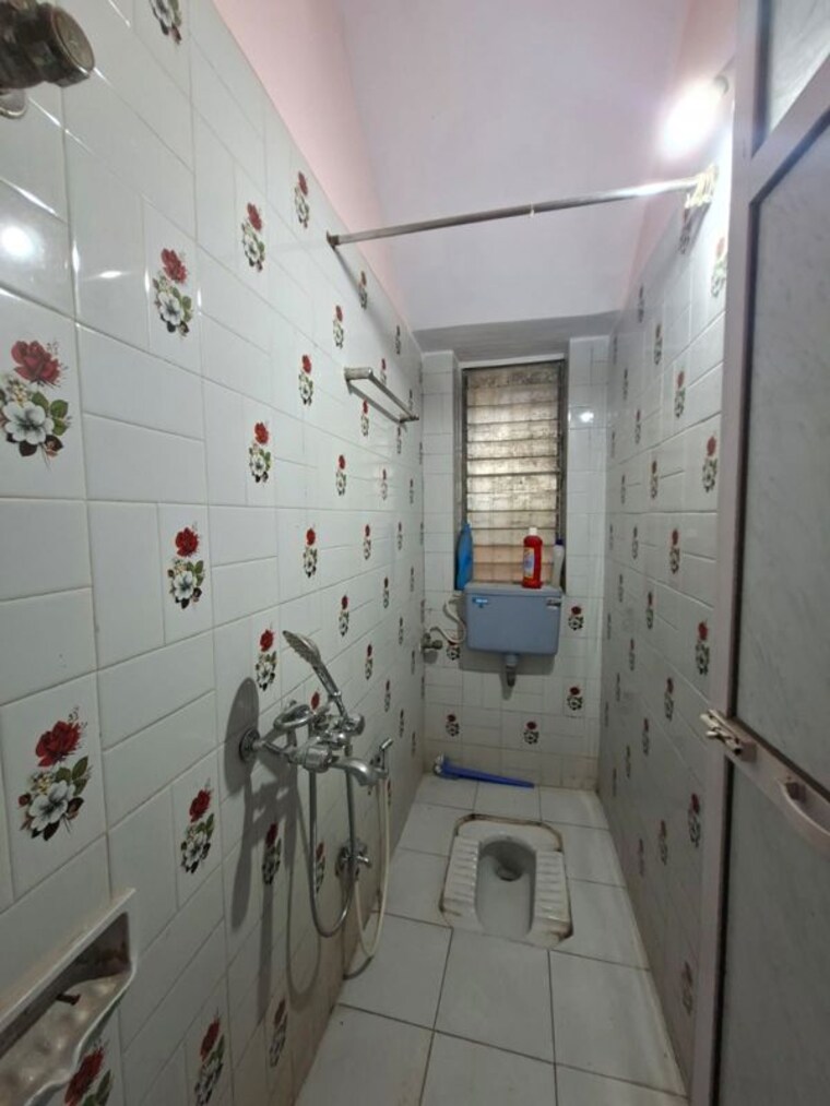 Bathroom, raj-castle-chs 2 Bedroom 680 Sq.Ft. Apartment In Borivali West Mumbai 10416340