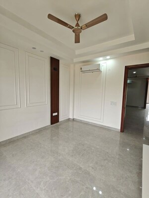 Room in 3 BHK Builder Floor at Sector 23 – for Rent