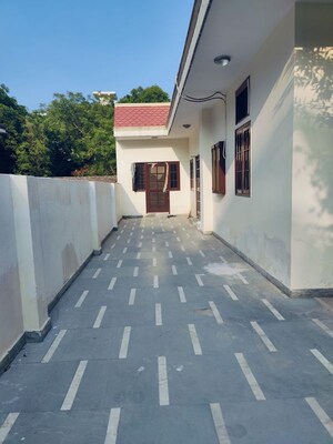 Kitchen in 3.5 BHK Villa at Sector 71 – for Rent