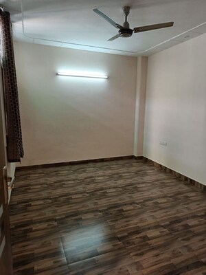 Room in 2 BHK Builder Floor at Khirki Extension – for Rent