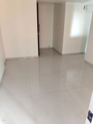 Room in 4 BHK Apartment at Gulmohar Queenstown Kharadi, Kharadi – for Rent