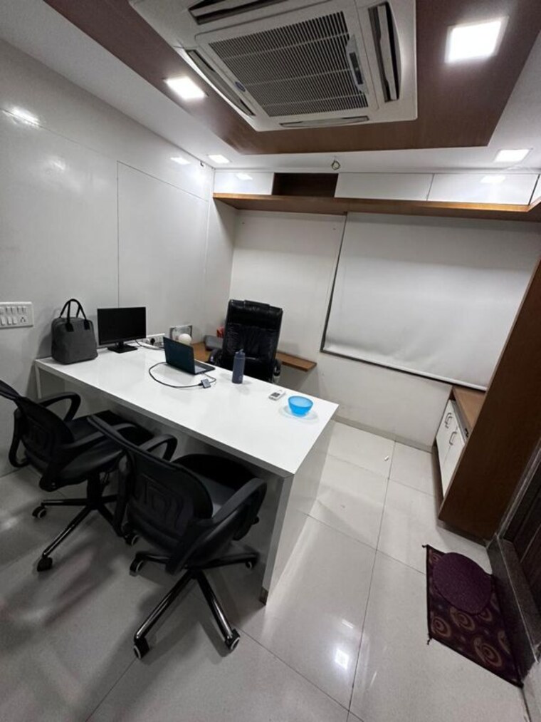 Team Area, iscon-emporio Commercial Office Space 2350 Sq.Ft. In Jodhpur Ahmedabad 10416434